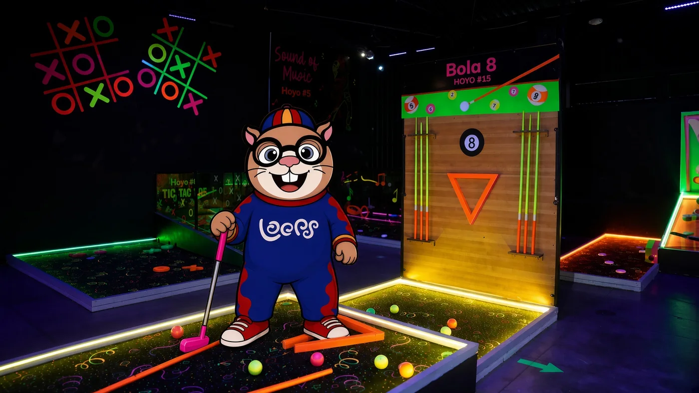 Minigolf neón en Loops Guatemala